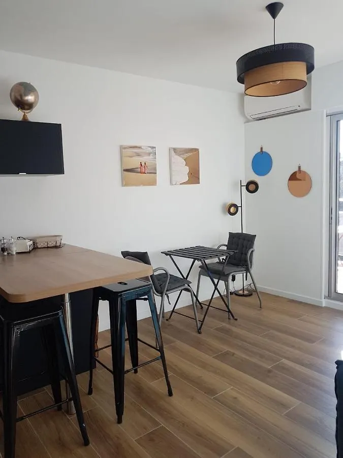 Appartement Deux Pieces , Climatise, Terrase, Cavalaire キャバレール・シュル・メール